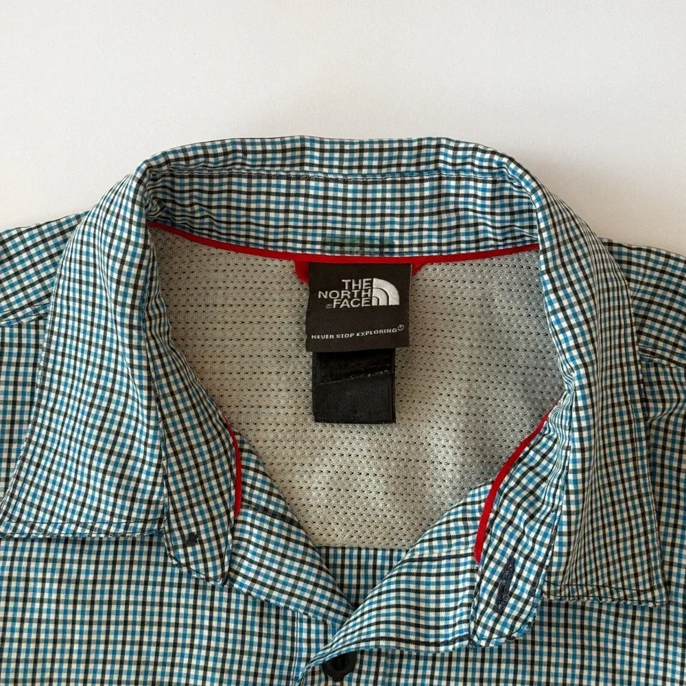 The North Face Men's Checkered Short‎ Sleeve Button Shirt Size M